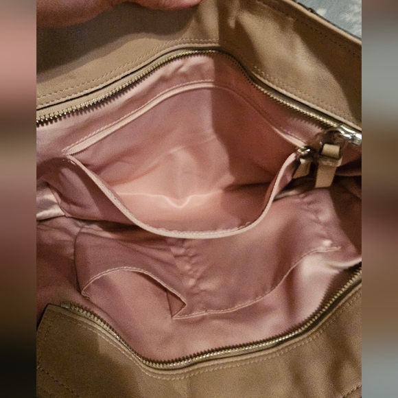 *SOLD*Coach tote and kisslock coin purse. Please see all photos - Picture 11 of 16